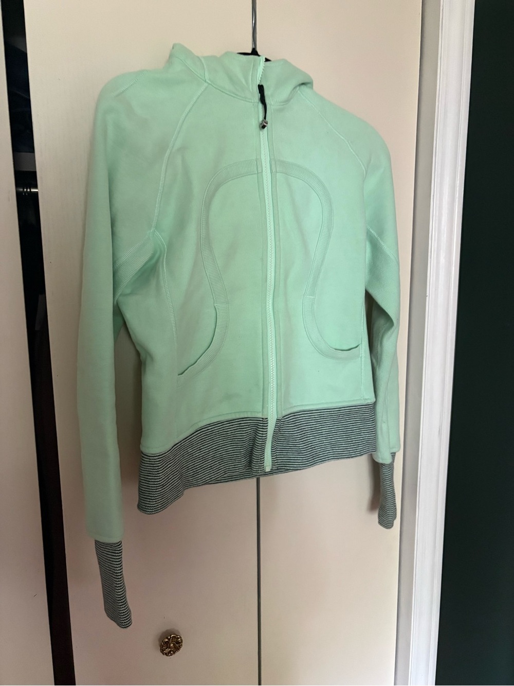 Lululemon Mint Green Full-Zip Scuba